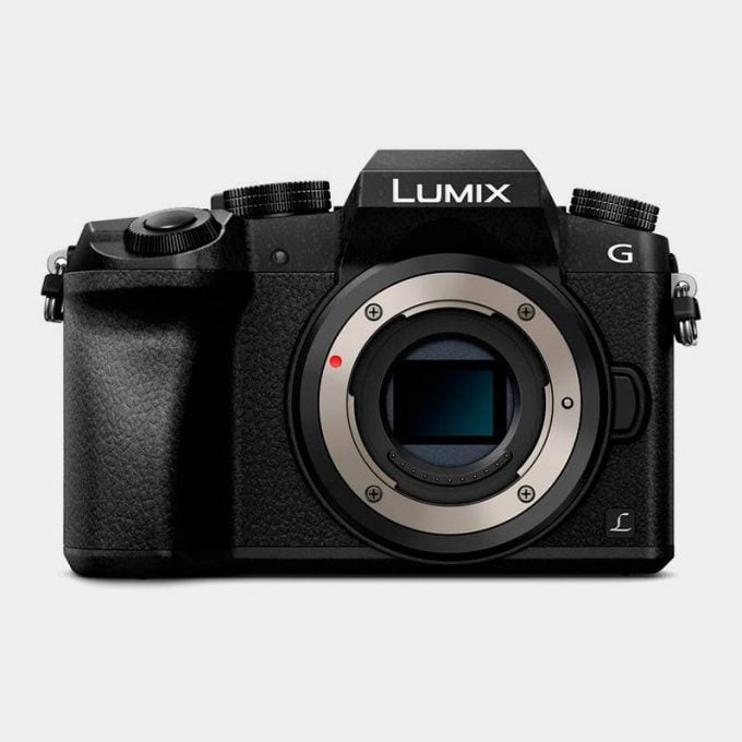 Cámara Panasonic Lumix DMC-G7 lente Lumix G Vario 14-42mm f/3.5-5.6