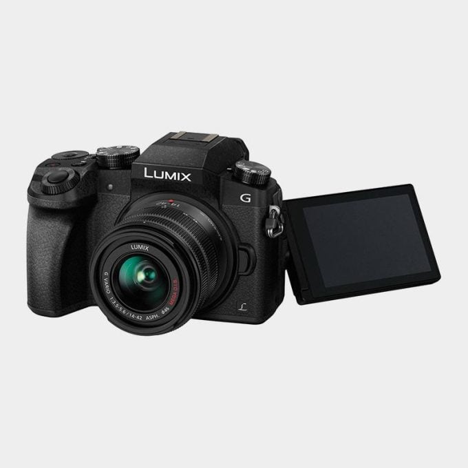 Cámara Panasonic Lumix DMC-G7 Lentes 14-42mm y 45-150mm