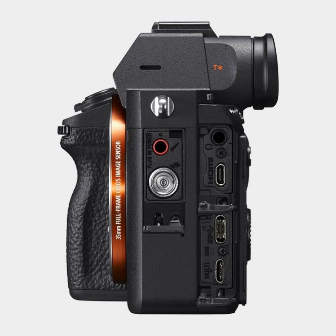 Cámara Sin espejo Sony Alpha a7R III Mirrorless (Solo cuerpo)