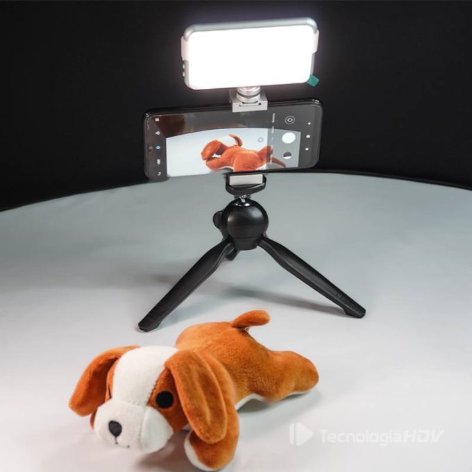 Luz LED para teléfonos Vidpro LED-112 con soporte para móvil - Imagen 4