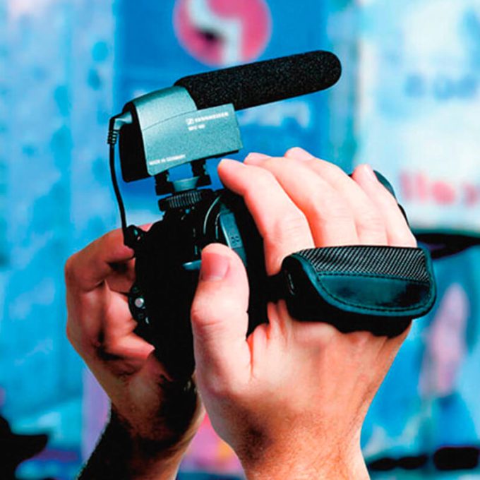 Sennheiser MKE 400 Micrófono direccional para cámaras profesionales