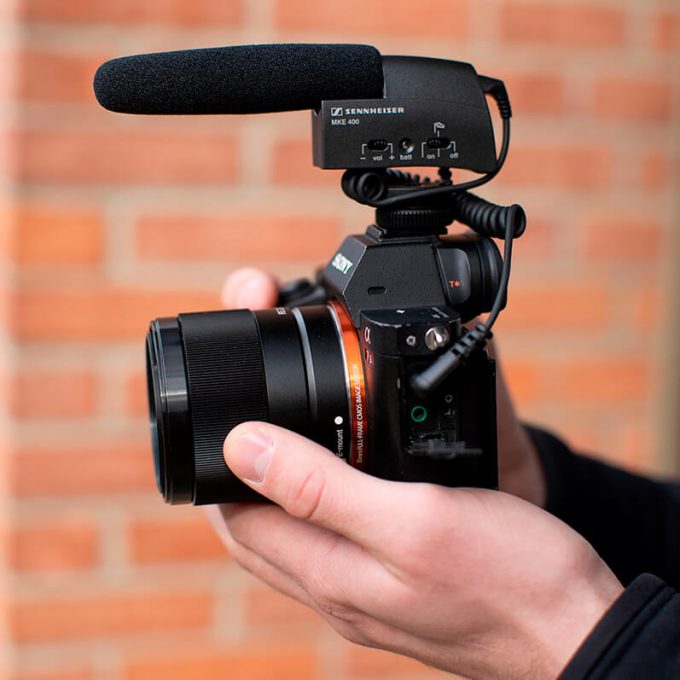 Sennheiser MKE 400 Micrófono direccional para cámaras profesionales