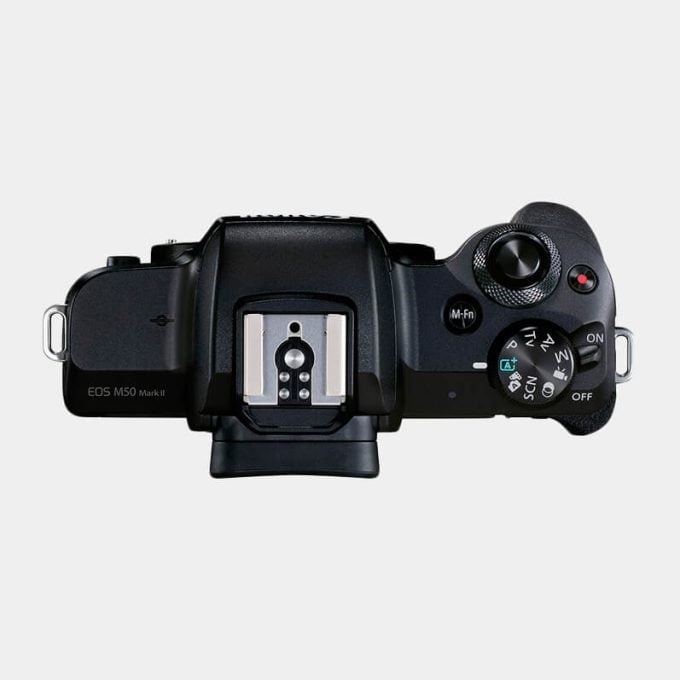 Canon EOS M50 Mark II con lente de 15-45 mm