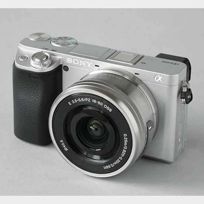 Cámara Mirrorless Sony Alpha a6400 Gris con Lente 16-50mm
