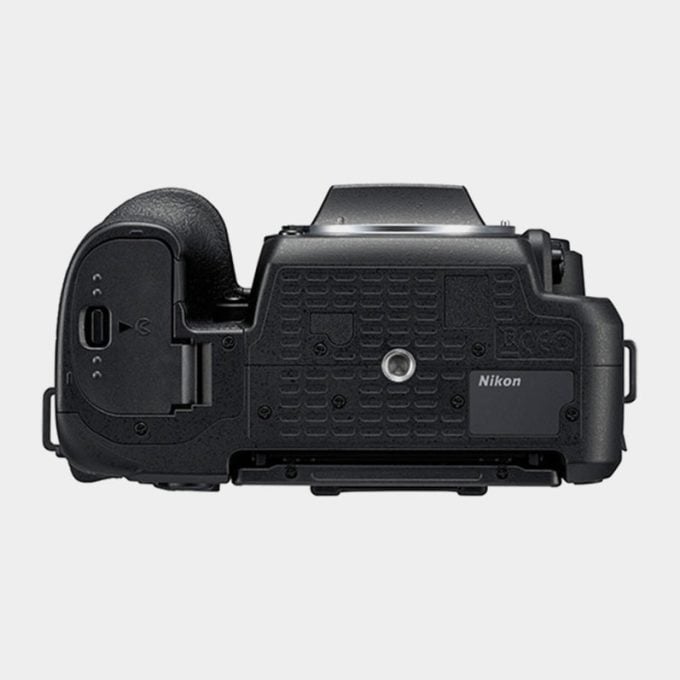 Cámara Nikon D7500 DSLR (solo cuerpo)