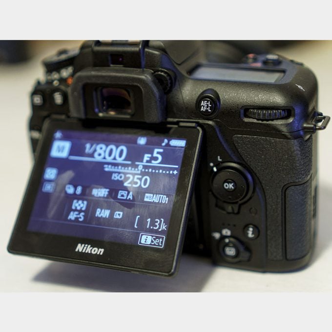 Cámara Nikon D7500 DSLR (solo cuerpo)