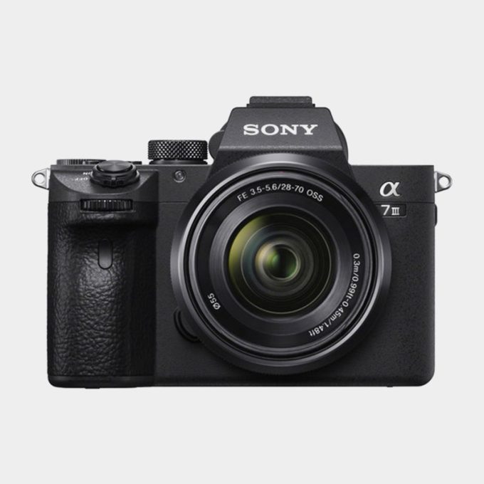 Sony a7 III con lente de 28-70 mm Cámara sin espejo