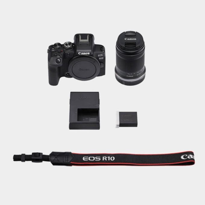 Canon r10 y lente 18-150mm