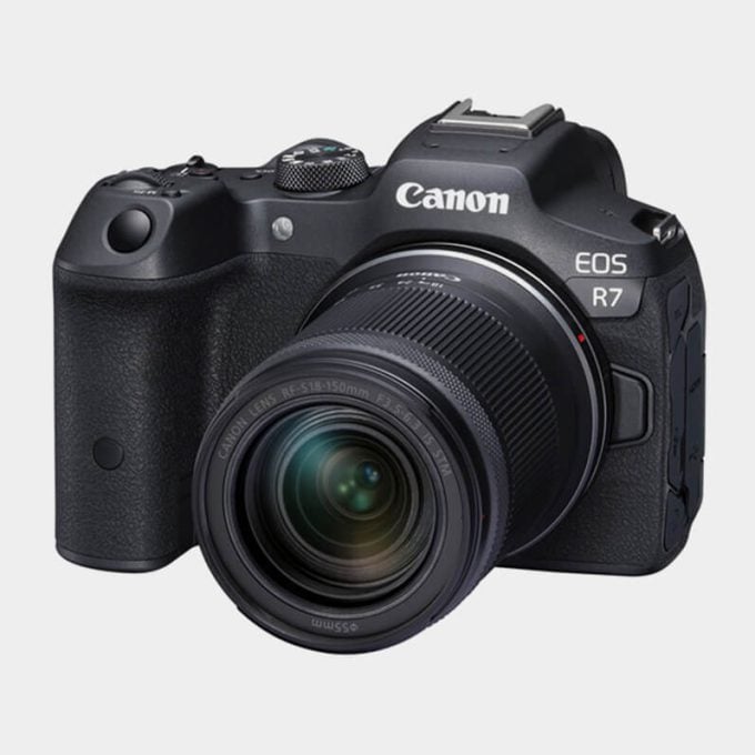 Canon Eos R7 y lente 18-150mm