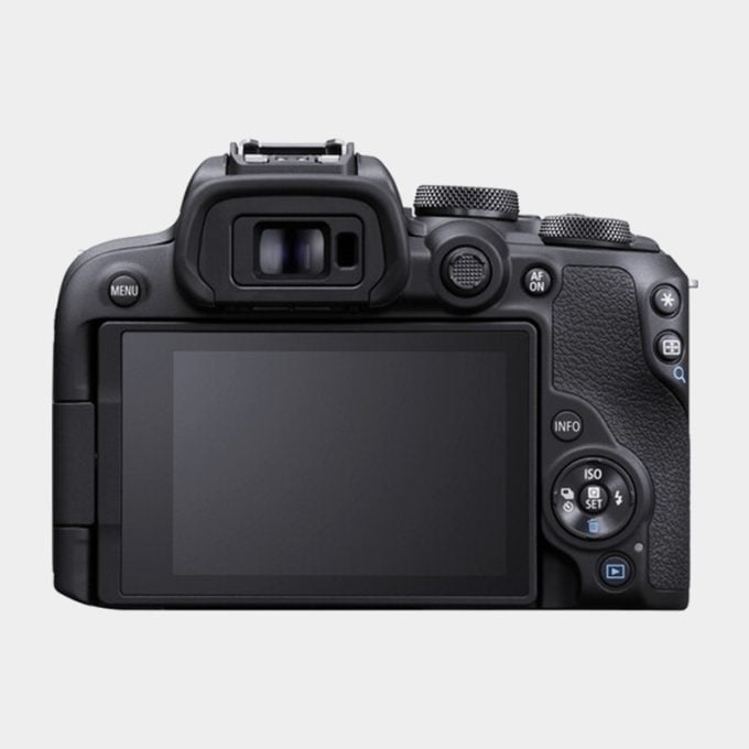 Camara sin espejo canon R10 con lente 18 45 mm