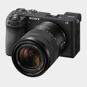 Cámara sin espejo Sony a6700 con lente de 18-135 mm