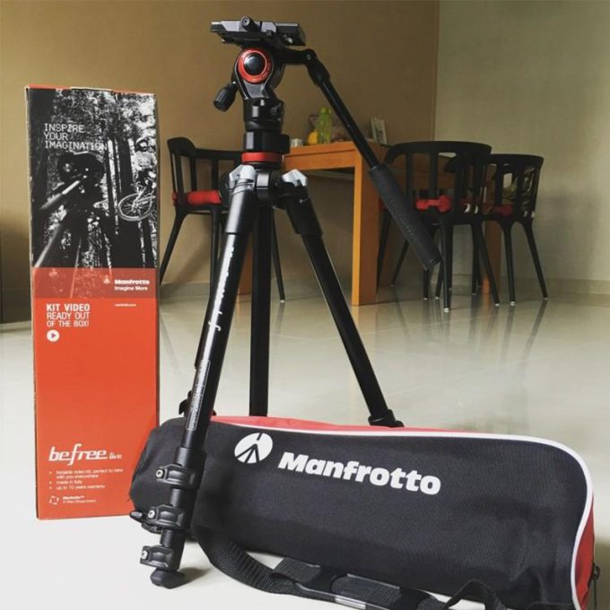 Trípode Manfrotto Befree Live con bloqueo de palanca EasyLink y estuche