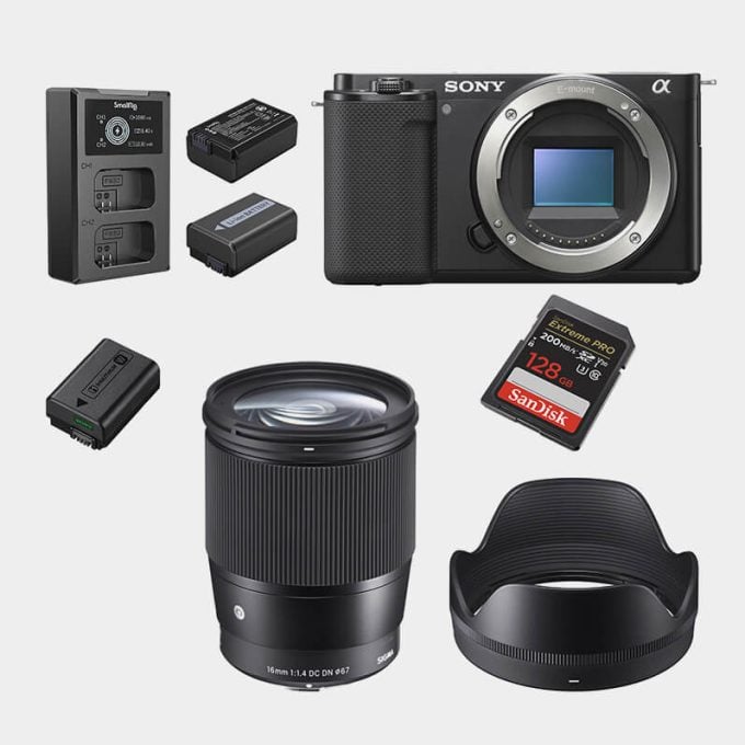 Combo Paisajismo Cámara Sony ZV-E10 con 2 Bateria extra Lente Sigma 16 mm y Memoria