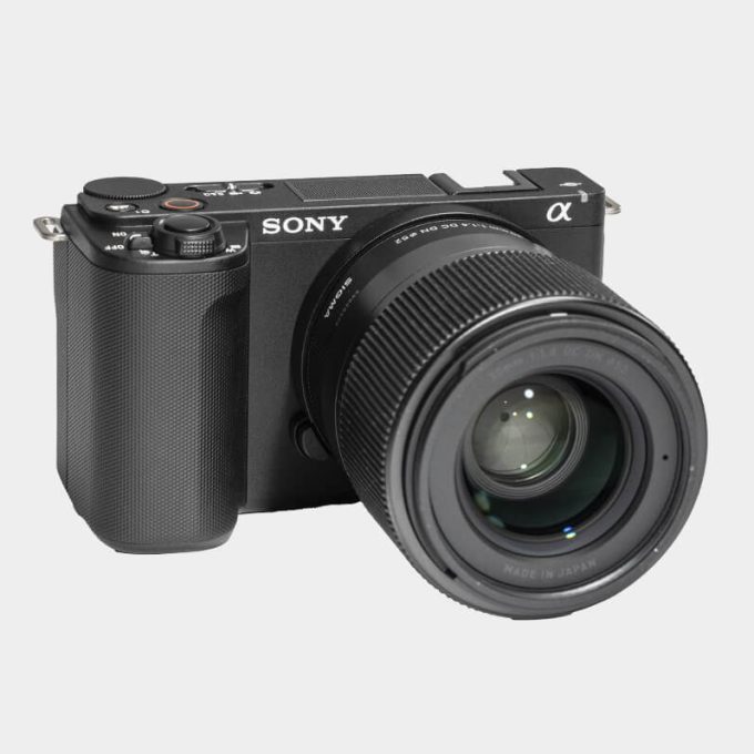 Kit Gastronómica Cámara Sony ZV-E10 con Lente Sigma 30 mm kit Cargador con batería y Memoria de 64GB