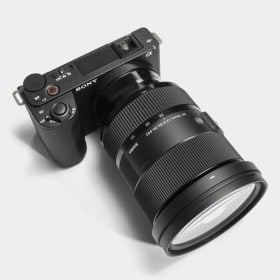 Sony ZV-E10 II con Lente Sigma 24-70mm Cargador Sony BC-QZ1 y Memoria 64GB