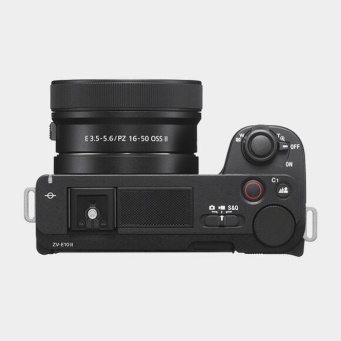 Sony ZV-E10 II con Lente Sigma 16mm f/1.4 DC cargador Sony BC-QZ1 y Memoria Sandisk 64GB V30