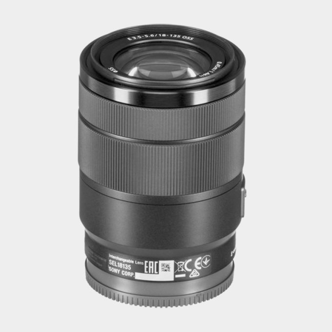 Lente Sony E 18-135mm f/3.5-5.6 OSS