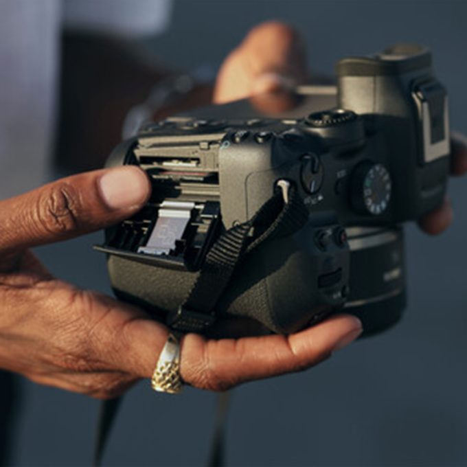 Canon EOS R10 con lente Canon RF 50mm f/1.8 Memoria 128GB