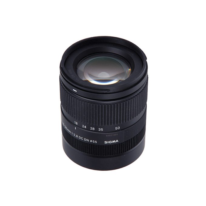 Canon EOS R10 con lente Sigma 18-50 mm f/2.8 DC DN Memoria 64GB