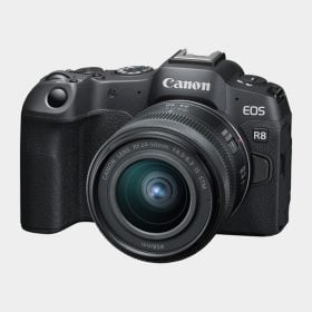 Cámara sin espejo Canon EOS R8 con lente RF 24-50 mm