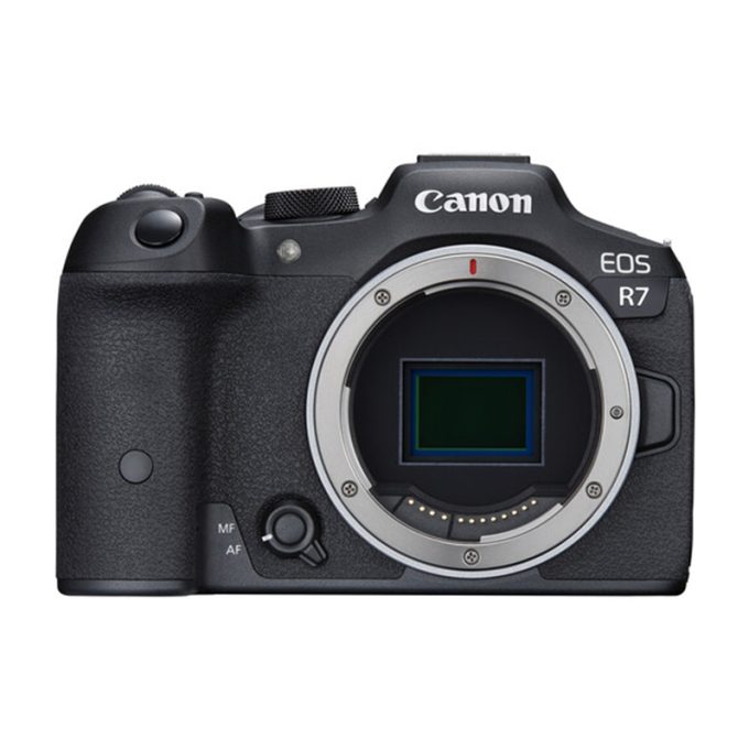 Canon EOS R7 con lente Canon RF 50mm f/1.8 Memoria 64 GB