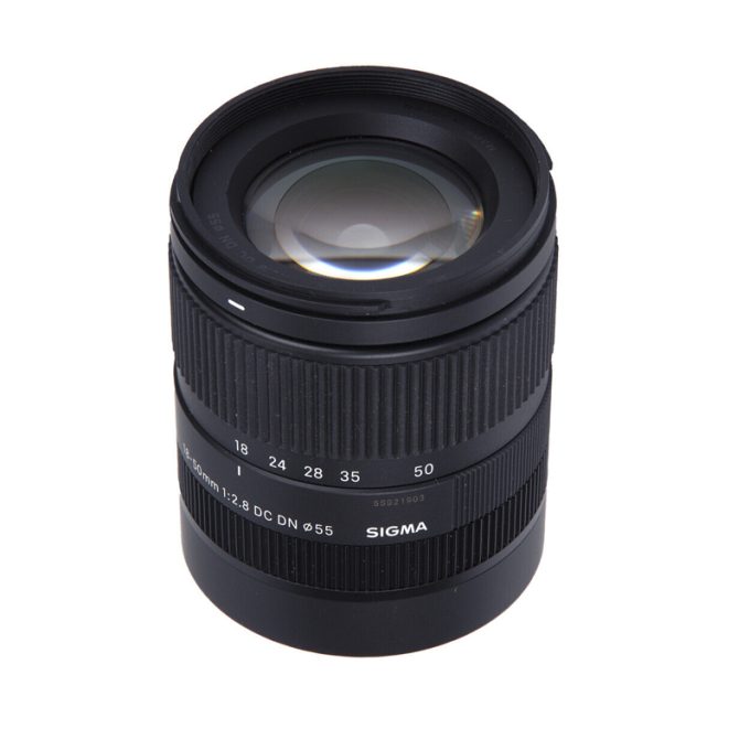 Canon EOS R7 con lente Sigma 18-50 mm f/2.8 DC DN Memoria 64GB