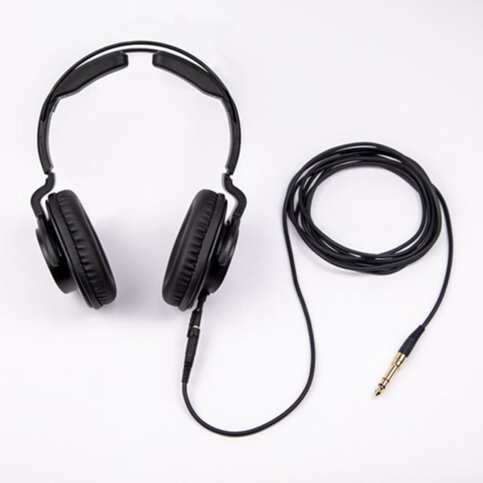 Kit Podcast Zoom ZDM-1 con auriculares, Micrófono con XLR y soporte de sobremesa