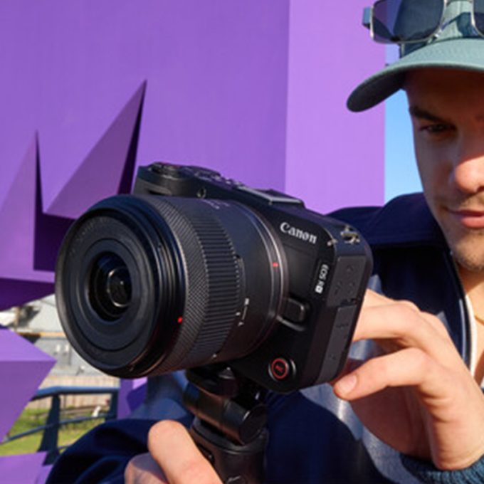 Canon EOS R50 V Cámara Sin Espejo con lente 14-30mm