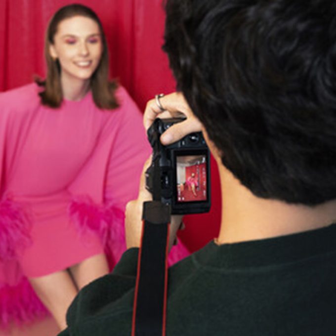Canon EOS R8 Cámara sin espejo solo cuerpo
