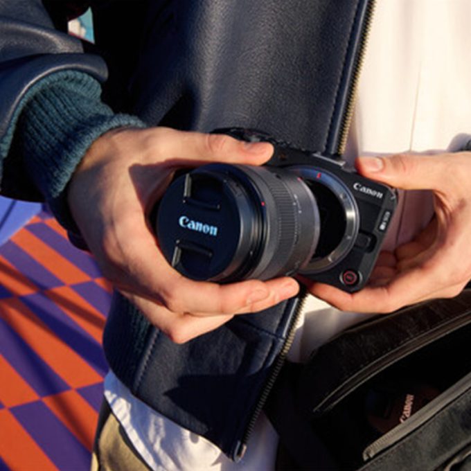 Canon EOS R50 V Cámara Sin Espejo solo cuerpo - Imagen 2